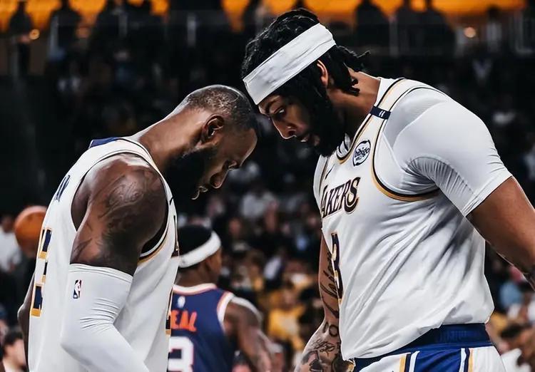 包含浓眉哥关键节点高光表现，勇士带队取胜！的词条