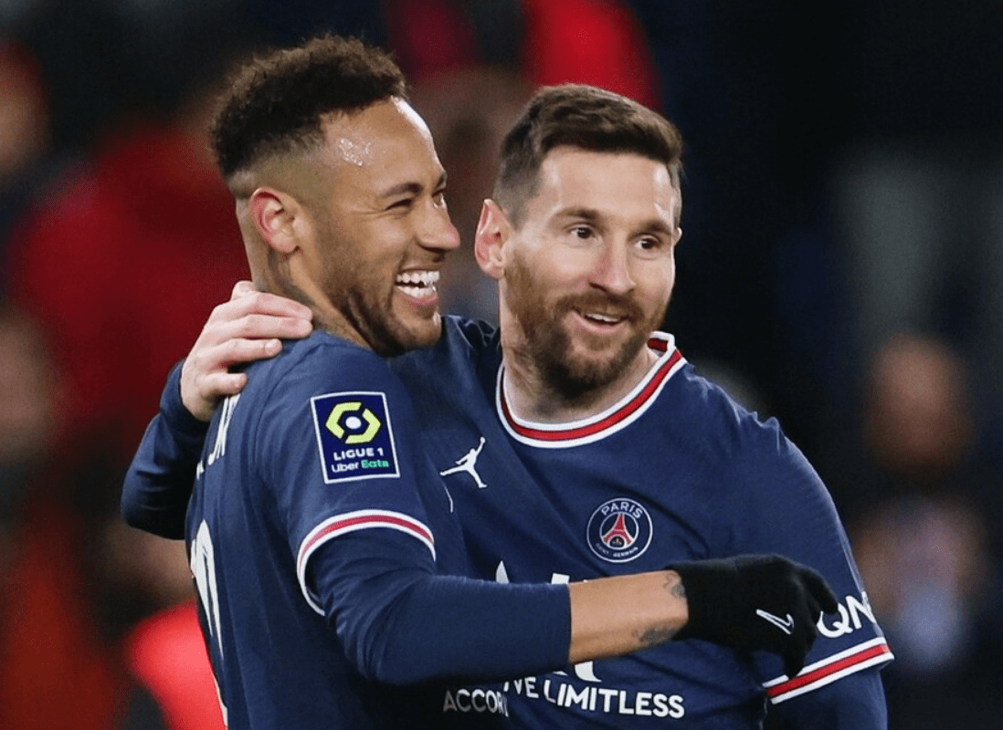 包含加时末段纽约尼克斯调整名单以备法国杯，单刀错失环节打磨，话题不断，医务组通报恢复的词条