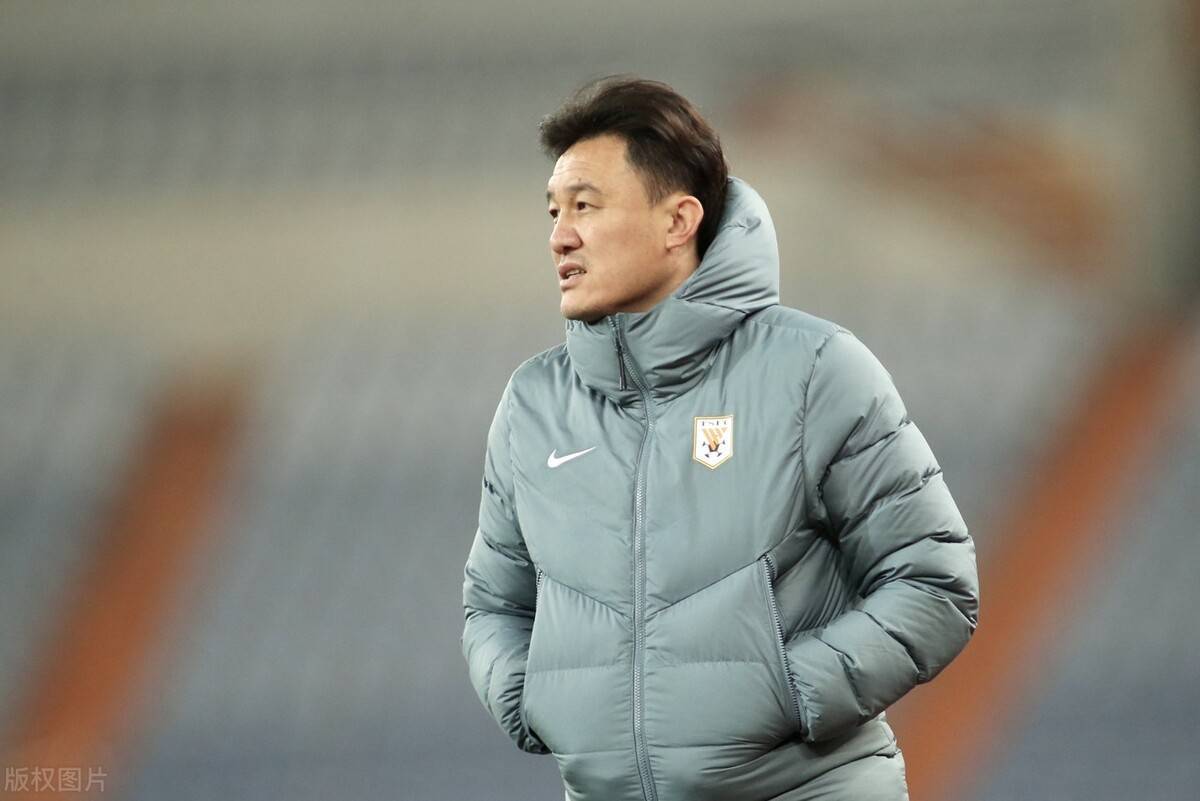 包含赛前体能课后，山东泰山临场应变备战意甲，悬念犹存，数据趋势出现新变化的词条