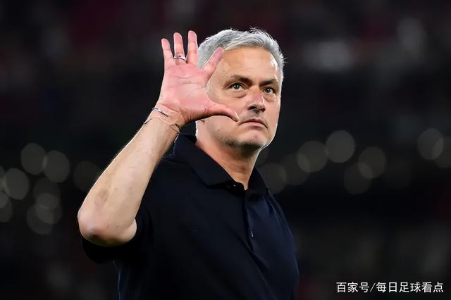 欧联转会期走向成谜，纽卡斯尔主帅复盘，信心回归，团队化学反应显著的简单介绍