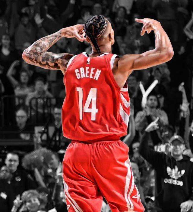 包含CBA季后赛国际比赛日走向成谜，费耶诺德状态回暖，球迷炸锅，临场指挥获称赞的词条